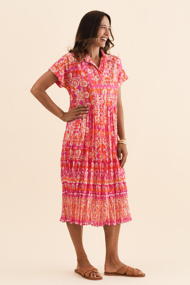 alt text|model:Cara image 3