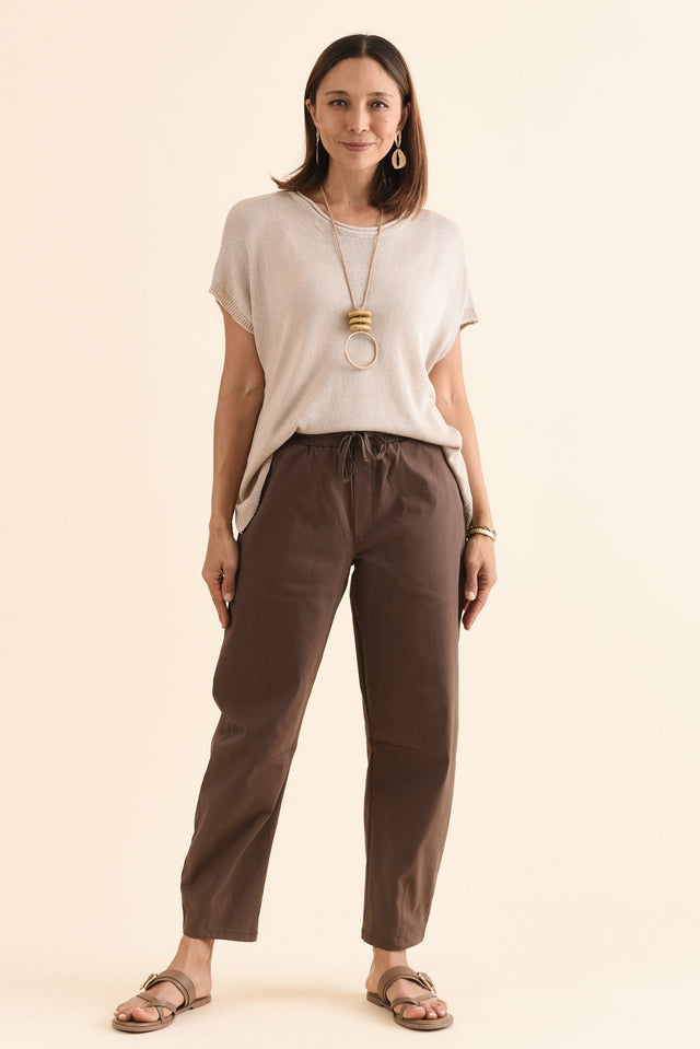 Andy Chocolate Cotton Barrel Pants,Full Body,Brunette model,alt text|model:Cara image 8