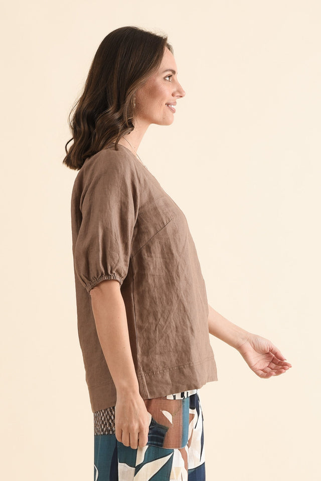 Anna Mocha Linen V Neck Top,Side,Brunette model,alt text|model:MJ image 3