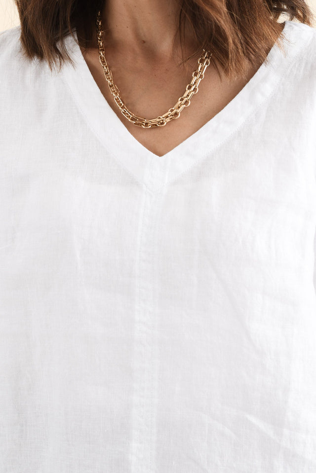 Anna White Linen V Neck Top,Detail,Brunette model,alt text|model:Cara image 5