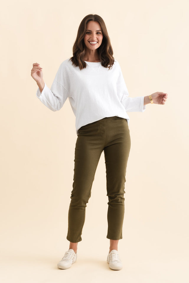 Annie White Cotton Top,Brunette model,alt text|model:MJ image 8