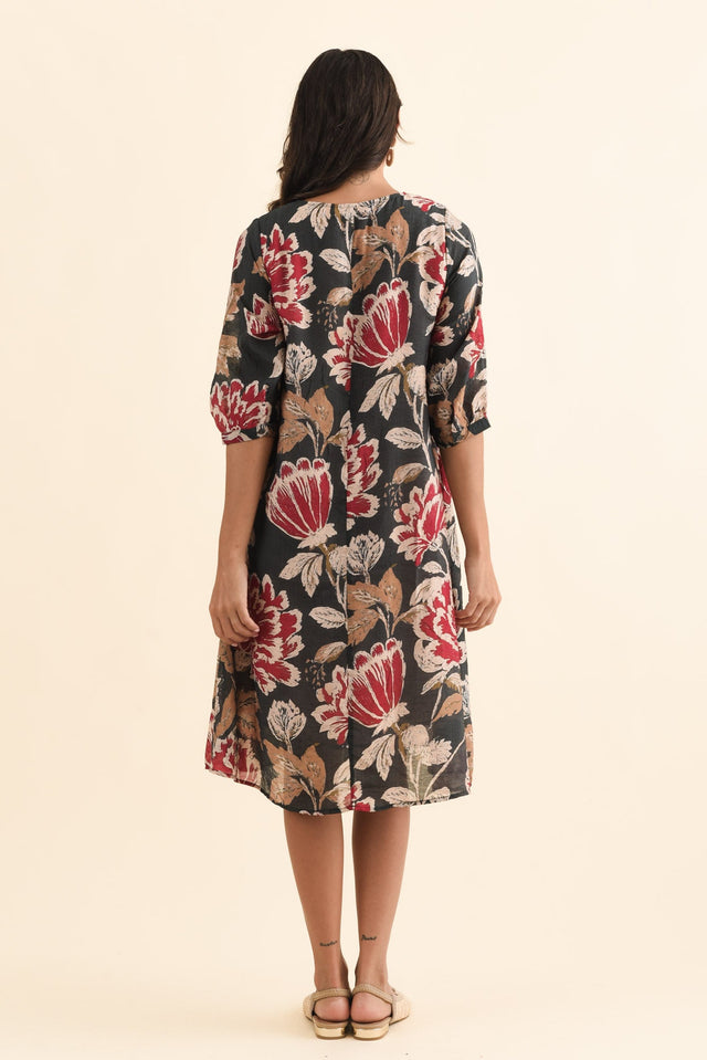 Arcadia Green Floral Button Dress,Brunette model,alt text|model:Brontie image 4