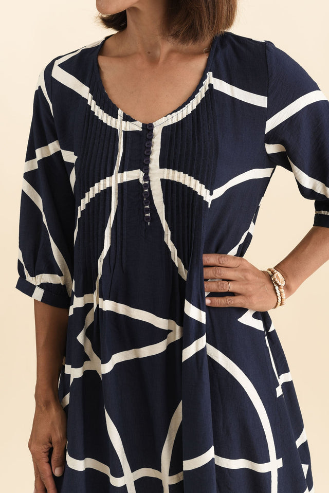 alt text|model:Cara image 5