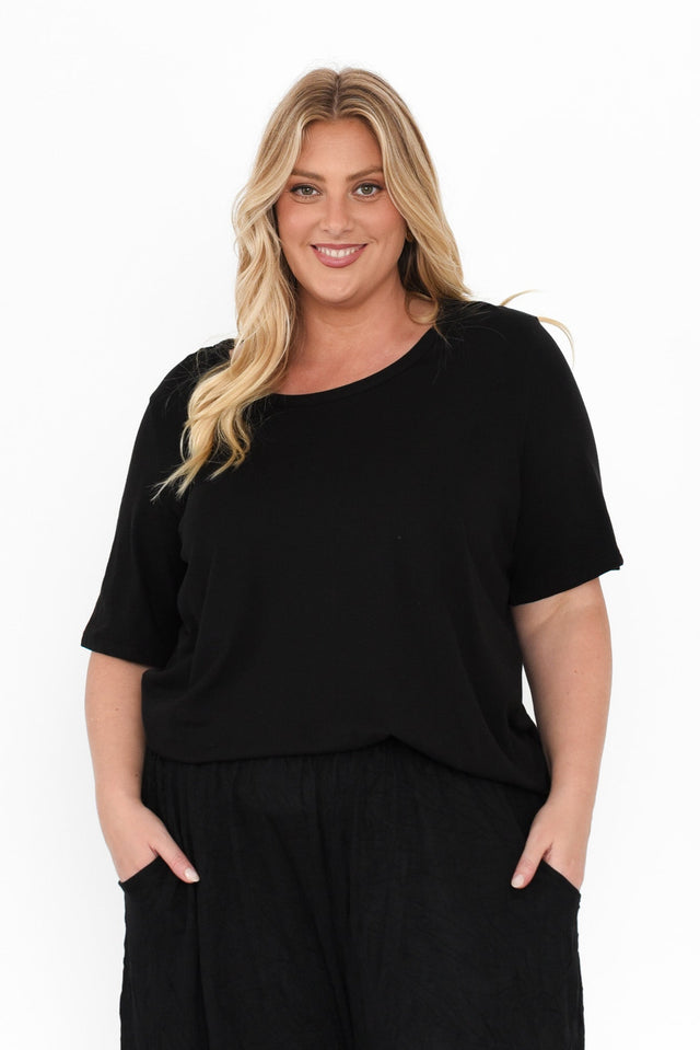 plus-size,curve-basics,curve-tops,plus-size-cotton-tops,plus-size-basic-tops,alt text|model:Caitlin