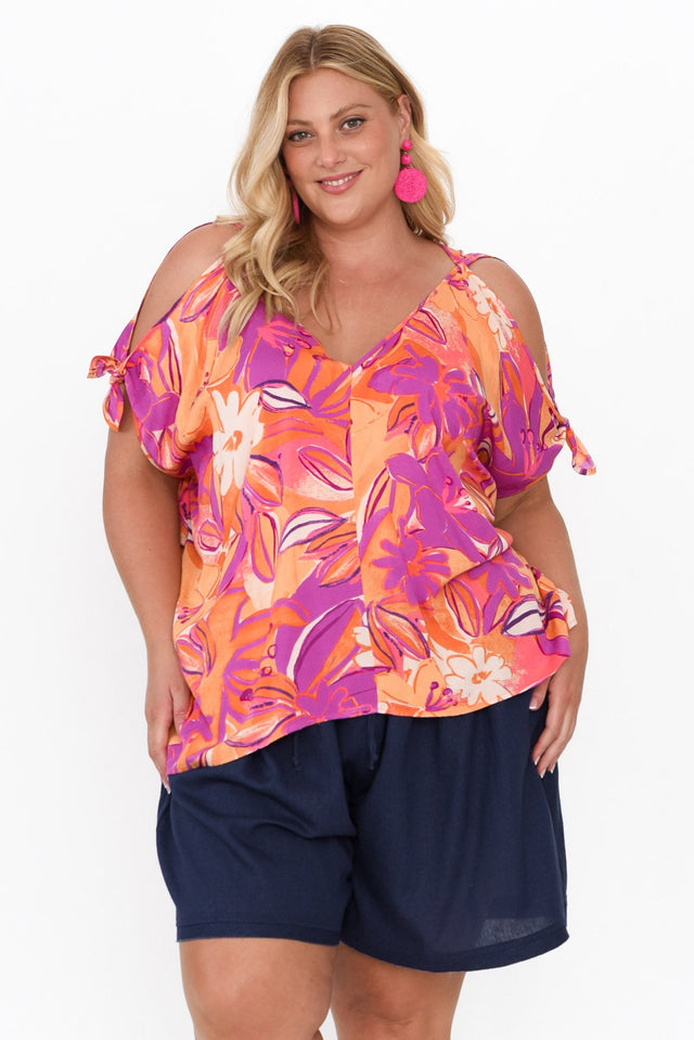 plus-size,curve-tops,plus-size-sleeved-tops image 8