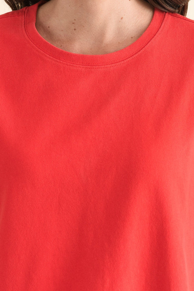 Base Red Cotton Tee,Detail,Brunette model,alt text|model:MJ image 5