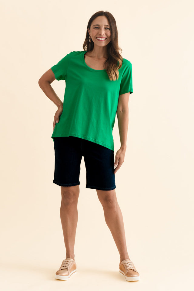 alt text|model:Cara image 3