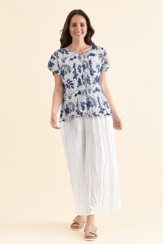 Beck Blue Garden Crinkle Cotton Top,Full Body,Brunette model,alt text|model:MJ image 2