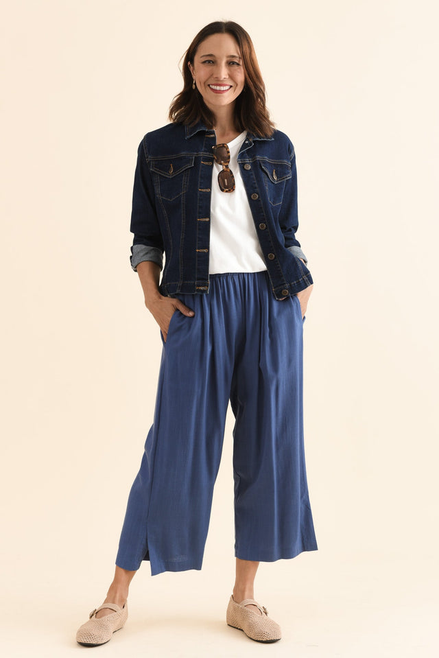 Belinda Blue Linen Blend Cropped Pants,Full Body,Brunette model,alt text|model:Cara image 4