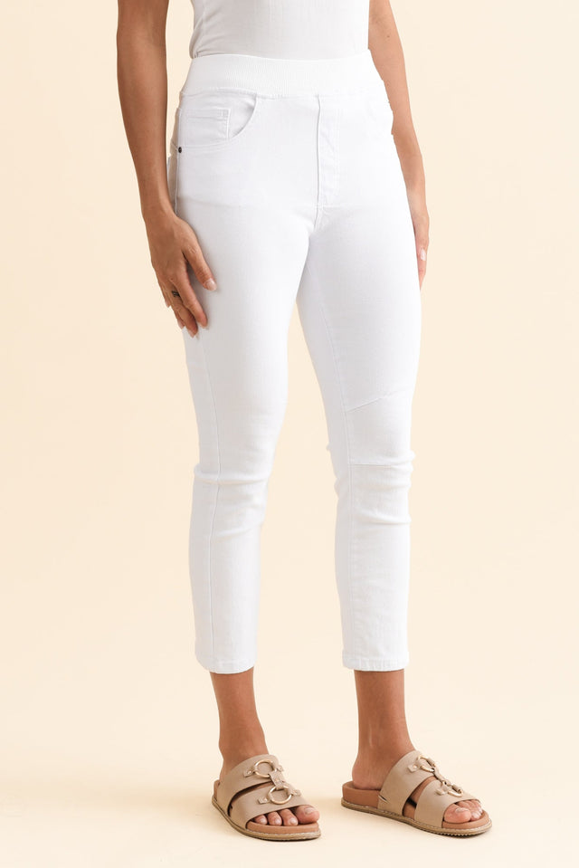 alt text|model:Brontie image 5