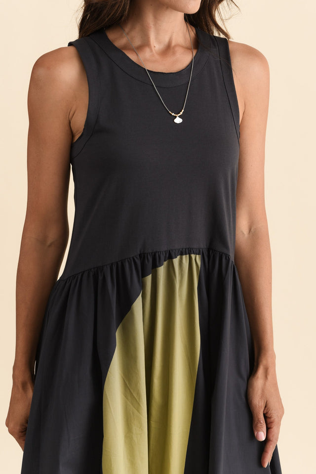 alt text|model:Cara image 5