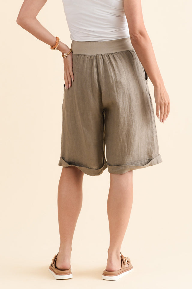 alt text|model:MJ image 5