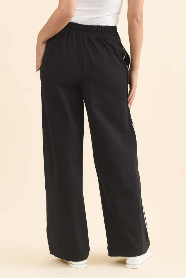 Bien Black Contrast Ponte Jogger Pants,Brunette model,alt text|model:MJ image 5