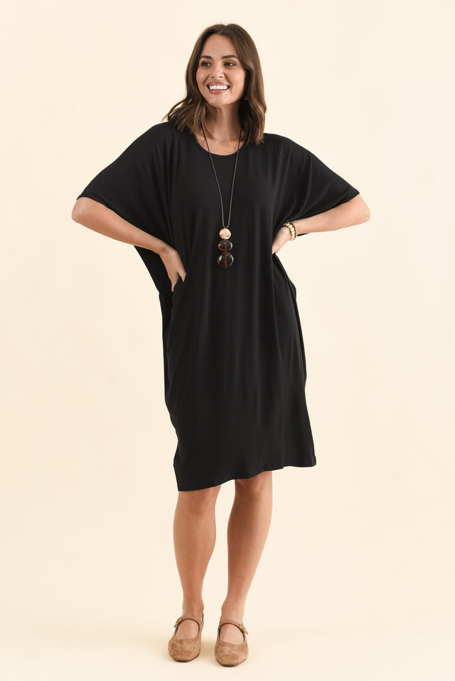 Black Maui Dress,Brunette model,alt text|model:MJ image 6