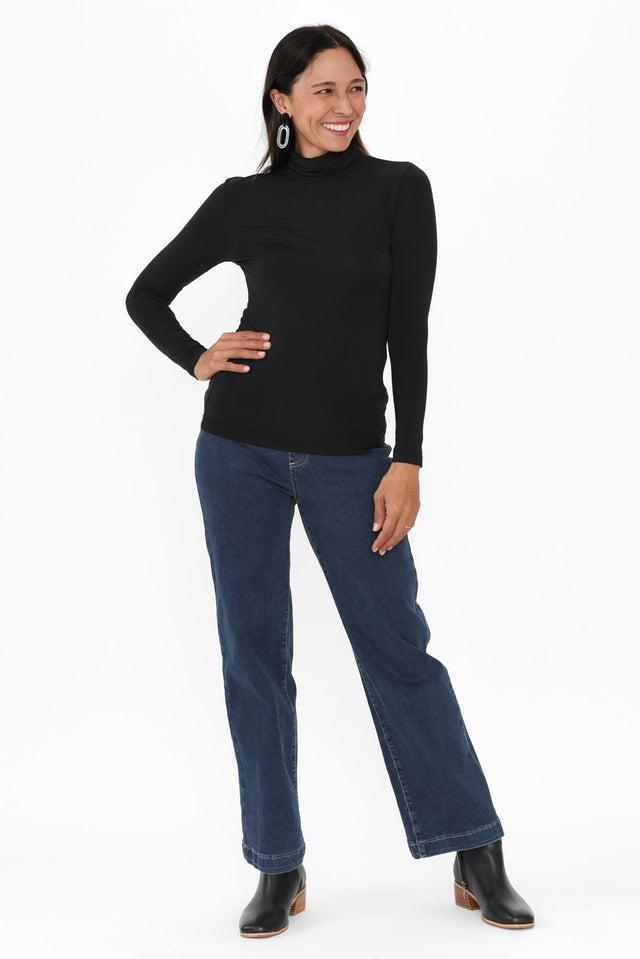 alt text|model:Cara image 3