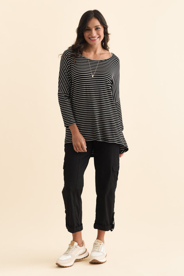 Black Stripe Milan 3/4 Sleeve Top,Brunette model,alt text|model:Brontie image 8