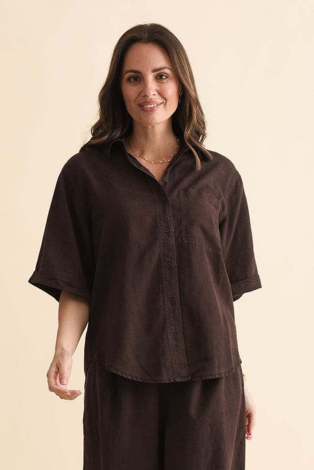 Bliss Chocolate Linen Blend Button Shirt,Front,Brunette model,alt text|model:MJ image 1