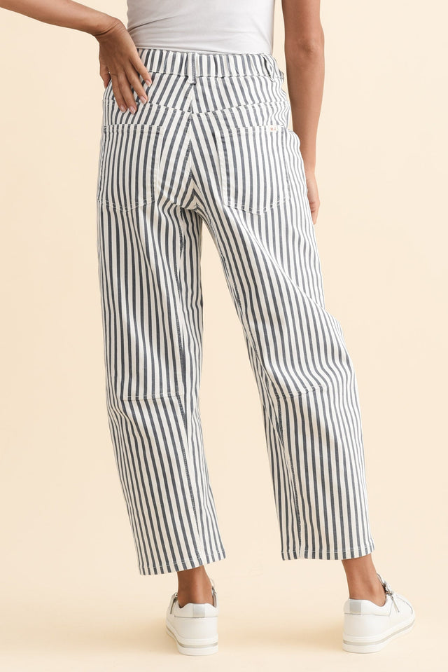 alt text|model:Brontie image 6