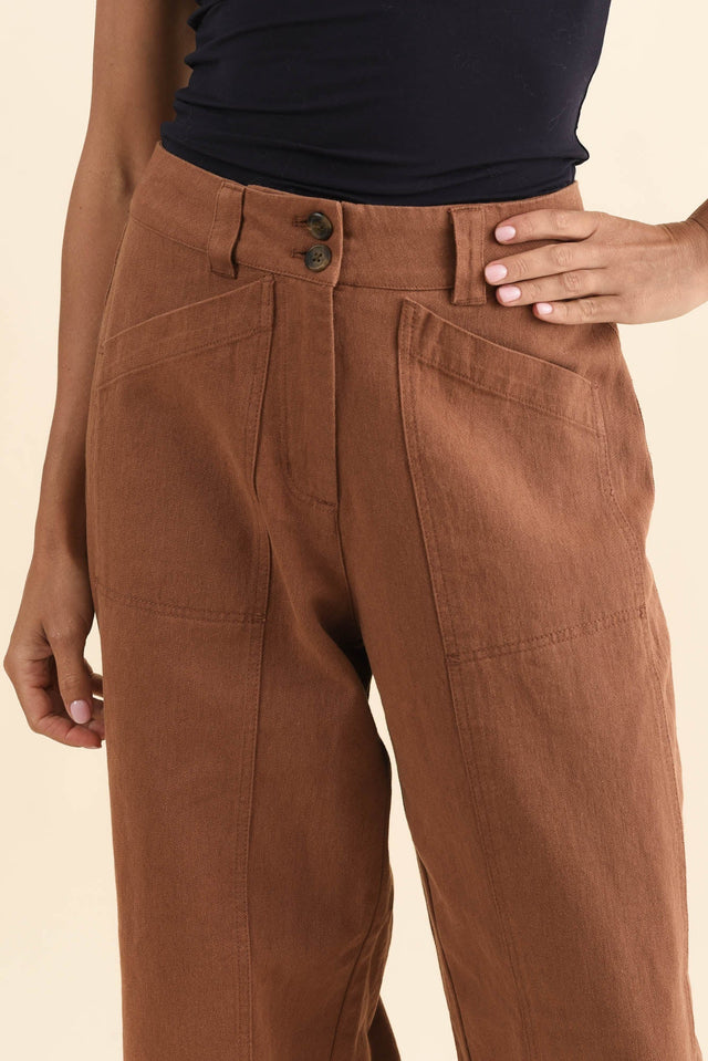 alt text|model:Brontie image 5