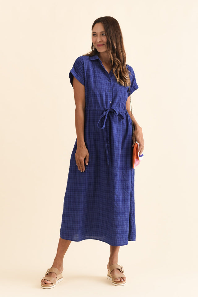 alt text|model:Cara image 3