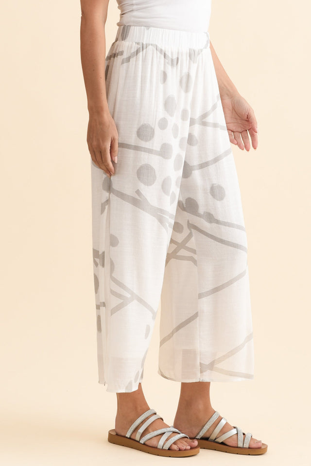 alt text|model:MJ image 3