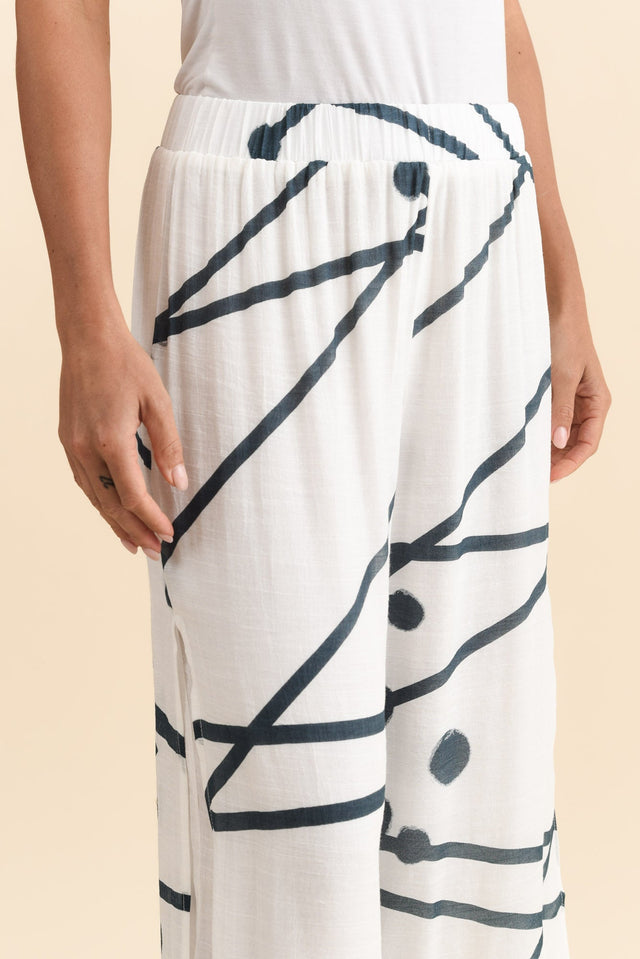 alt text|model:Brontie image 5