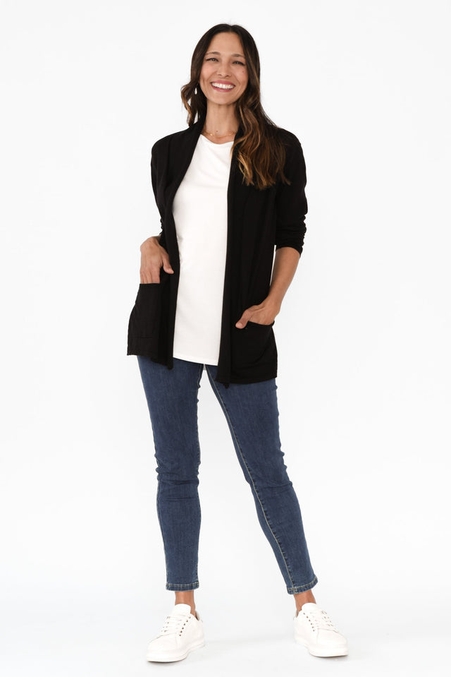 alt text|model:Cara image 7