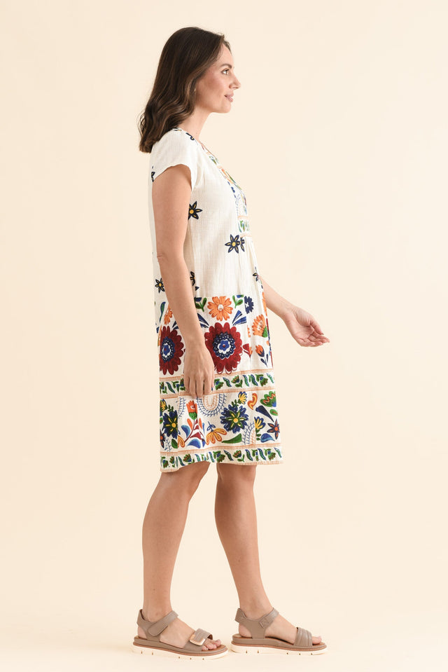 Cape White Garden Cotton Pocket Dress,Side,Brunette model,alt text|model:MJ image 3