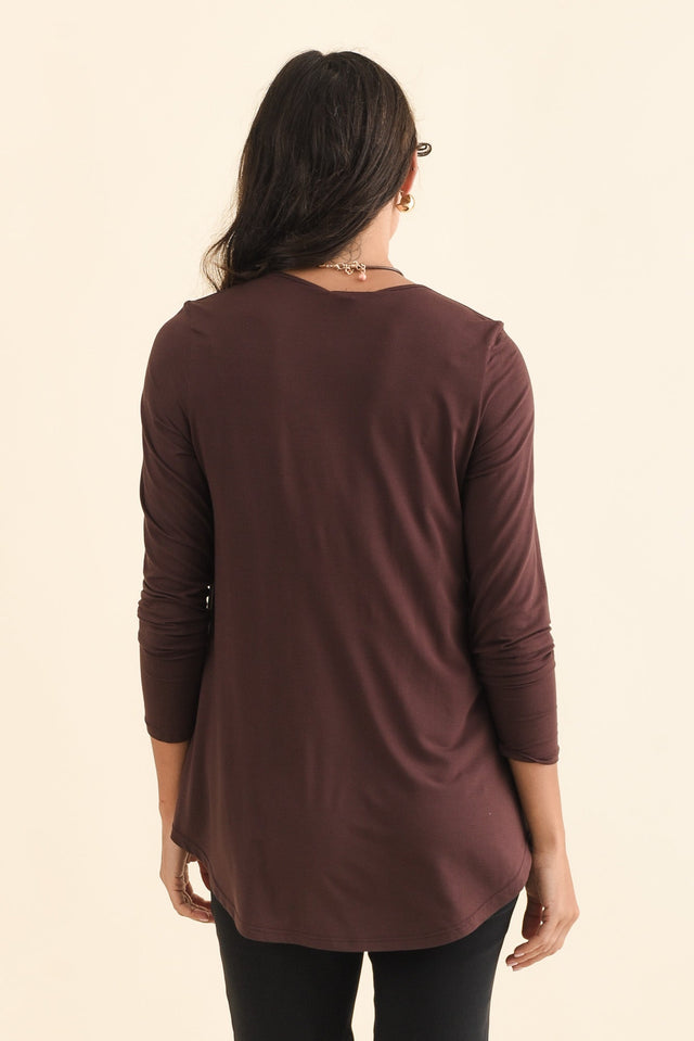 Buttery Carla Wine Top,Brunette model,alt text|model:Brontie image 5