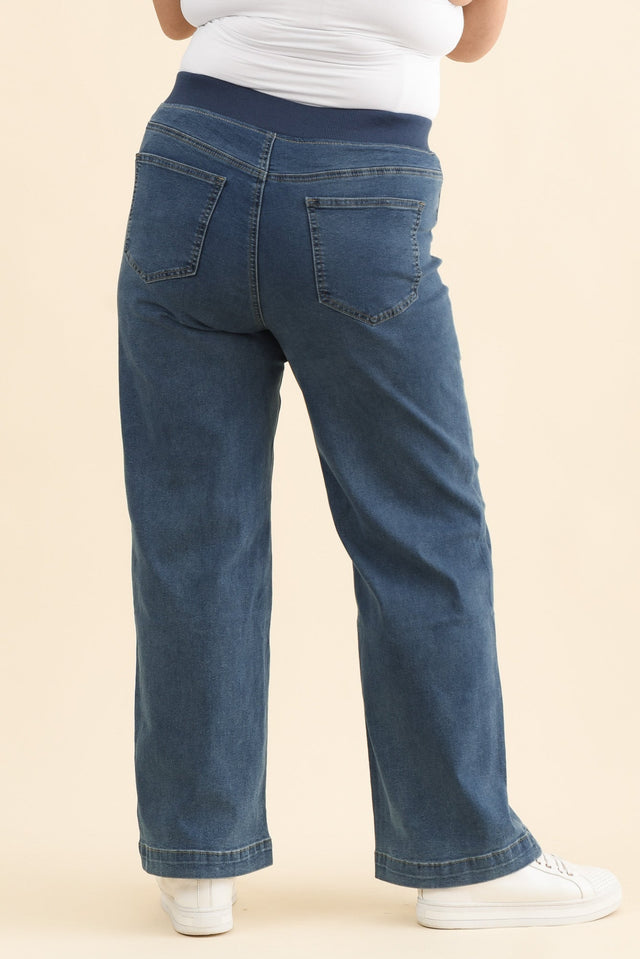 alt text|model:Pilita image 12