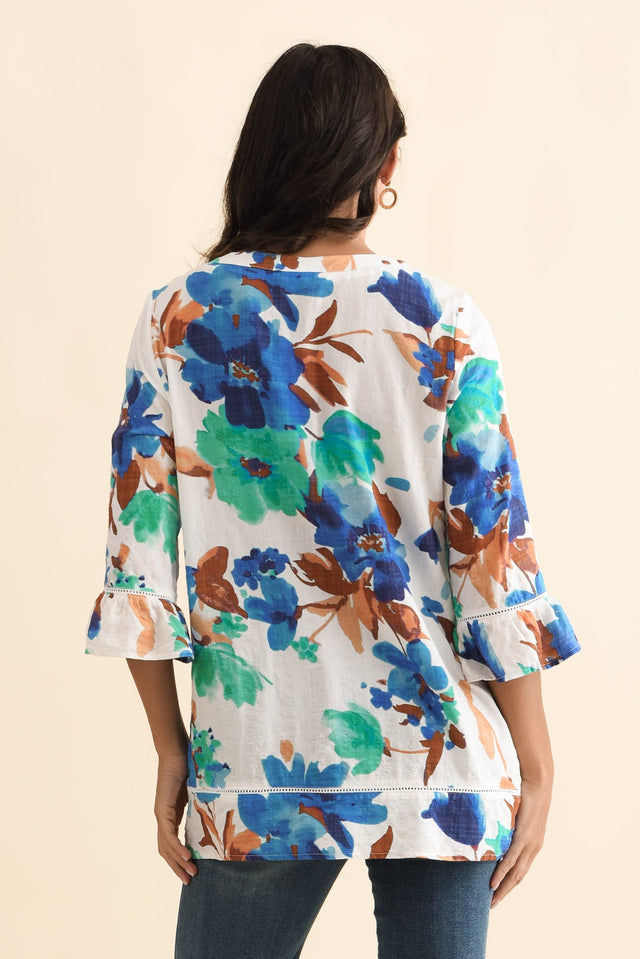 Cassidy Blue Flower Cotton Sleeved Top,Brunette model,alt text|model:Brontie image 6