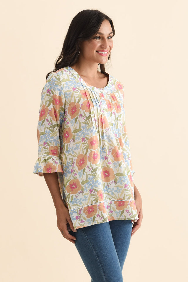 alt text|model:Brontie image 4