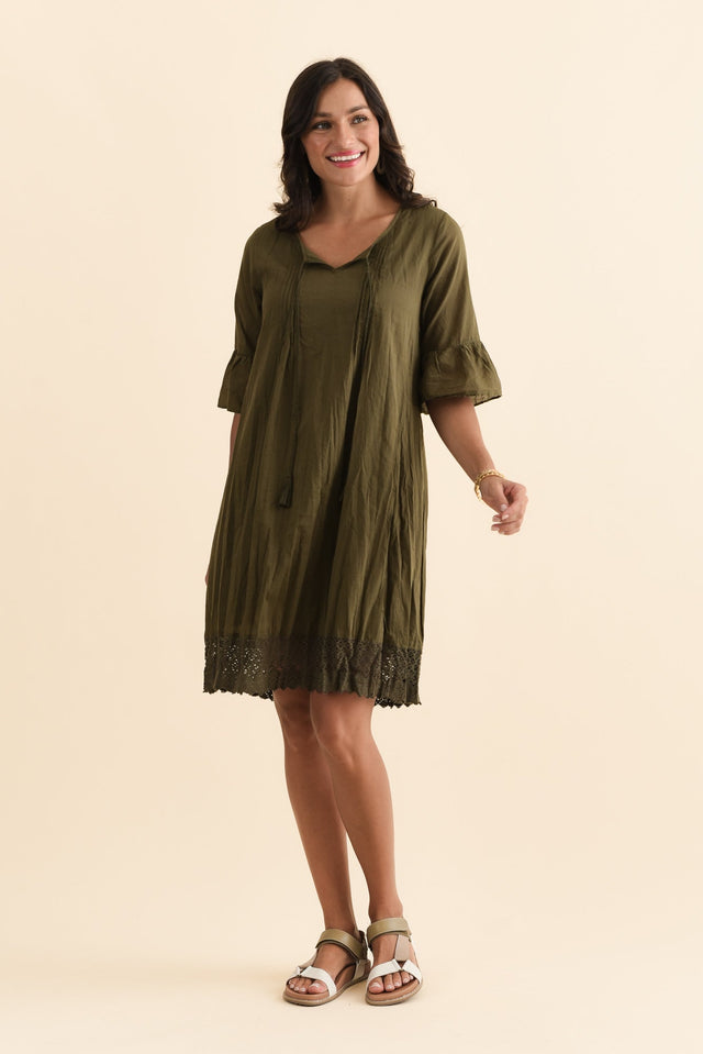 alt text|model:Brontie