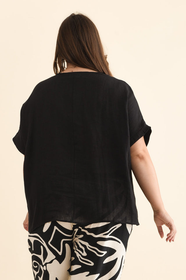 Chaya Black Linen Top,Brunette model,alt text|model:Gabby image 16