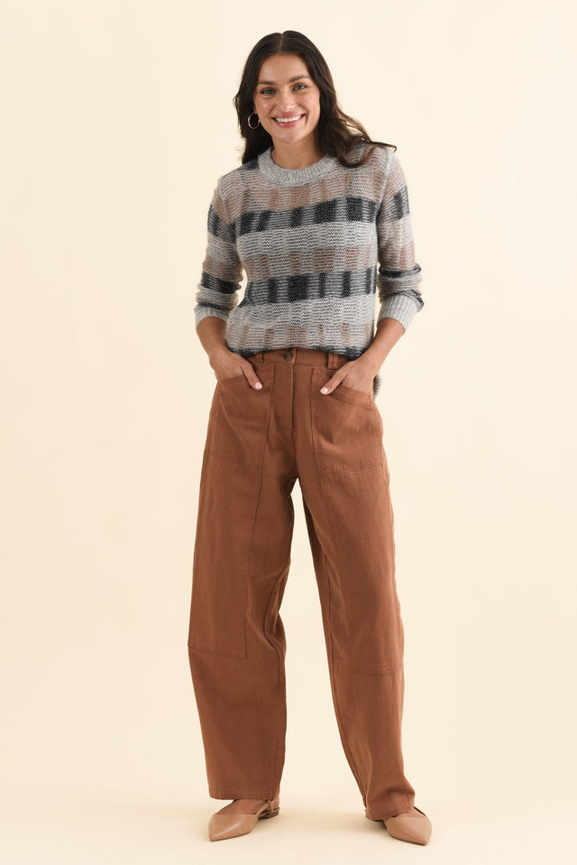 alt text|model:Brontie image 2