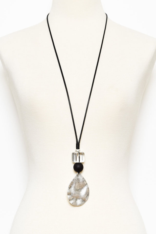 Clarin Silver Teardrop Pendant Necklace image 2
