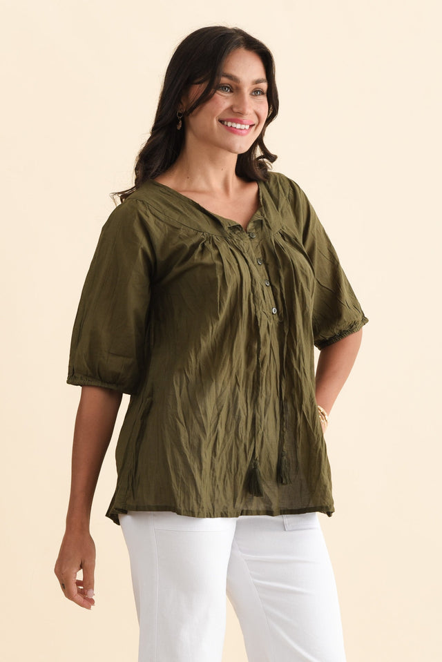 alt text|model:Brontie image 3