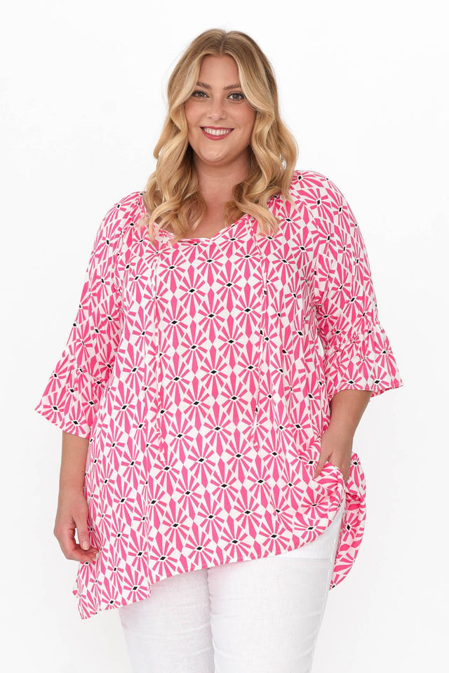 plus-size,curve-tops,plus-size-sleeved-tops,plus-size-tunics alt text|model:Caitlin;wearing:L/XL