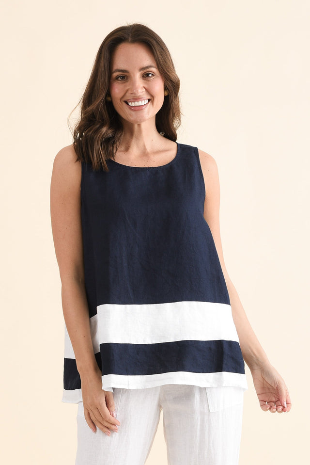 Cobie Navy Contrast Linen Top,Front,Brunette model,alt text|model:MJ image 1
