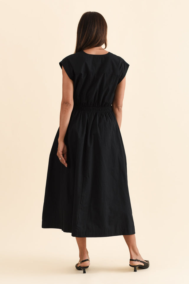 alt text|model:Cara image 4