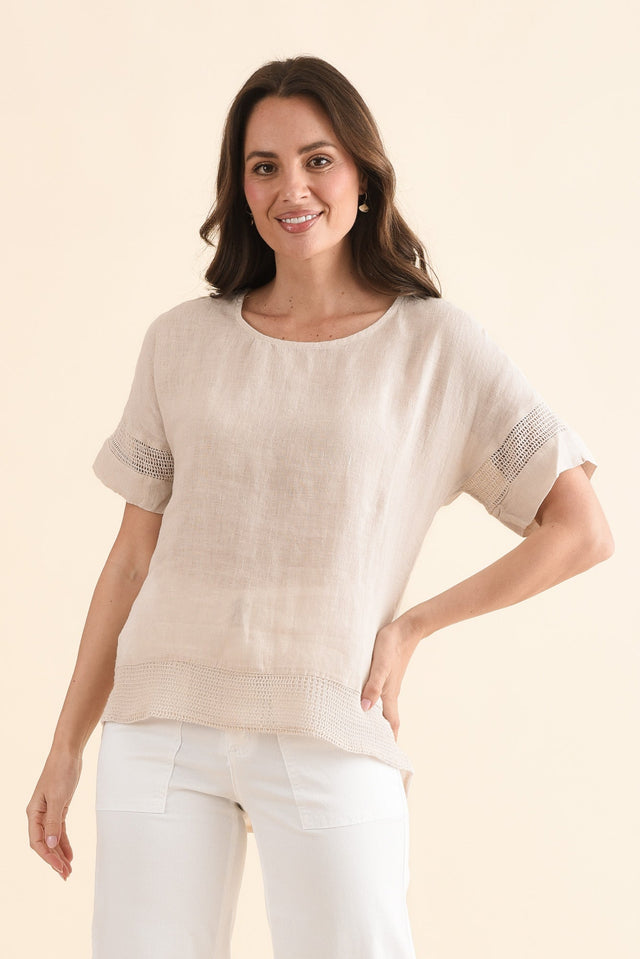 Corinna Natural Linen Top,Front,Brunette model,alt text|model:MJ image 1