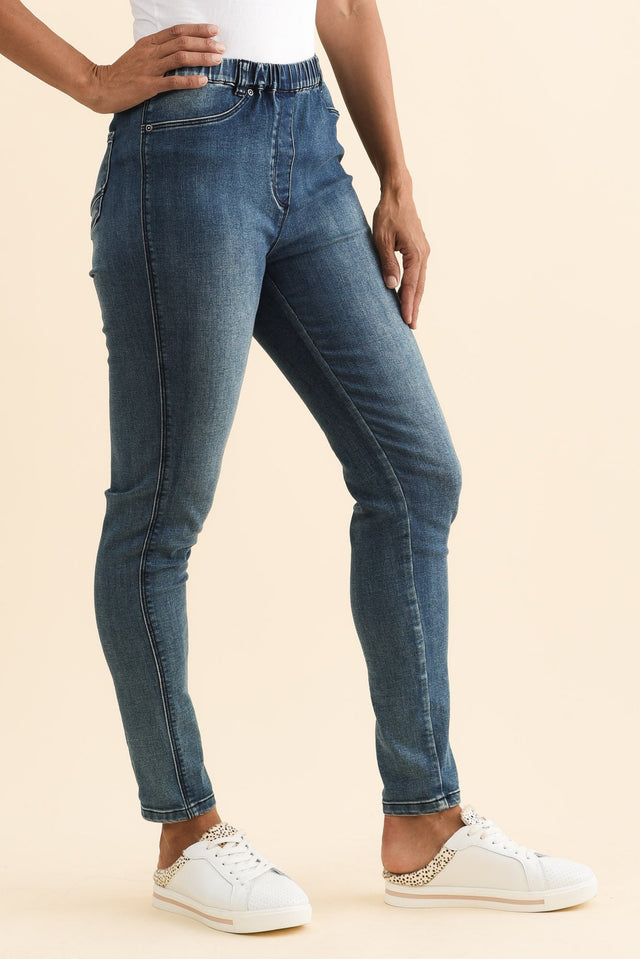 Courtney Dark Denim Stretch Jeans,Brunette model,alt text|model:Cara image 5