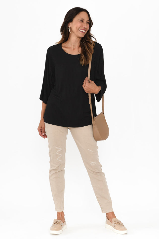 alt text|model:Cara image 3