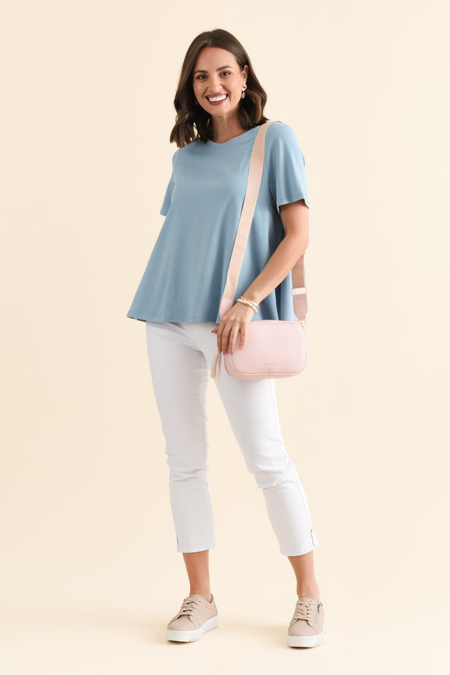 alt text|model:MJ image 3