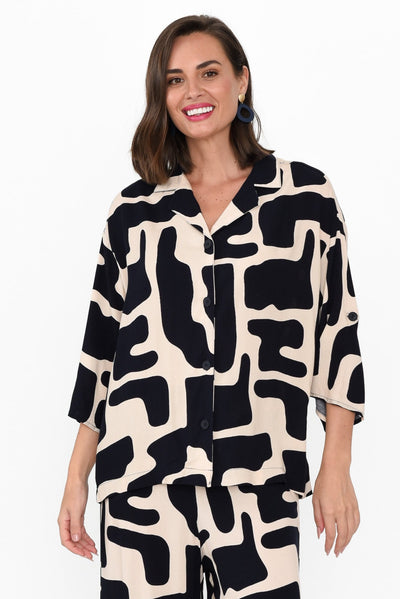 Deb Dark Navy Geo Collared Shirt neckline_V Neck print_Geometric sleevetype_Straight length_Long hem_Straight sleeve_3/4 TOPS    alt text|model:
MJ