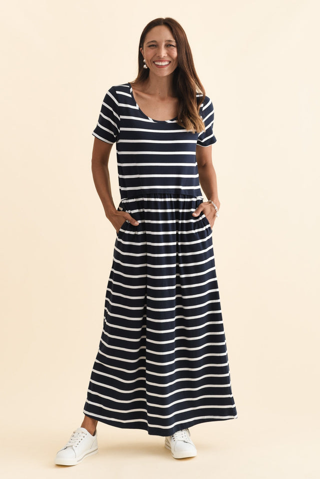 alt text|model:Cara image 3