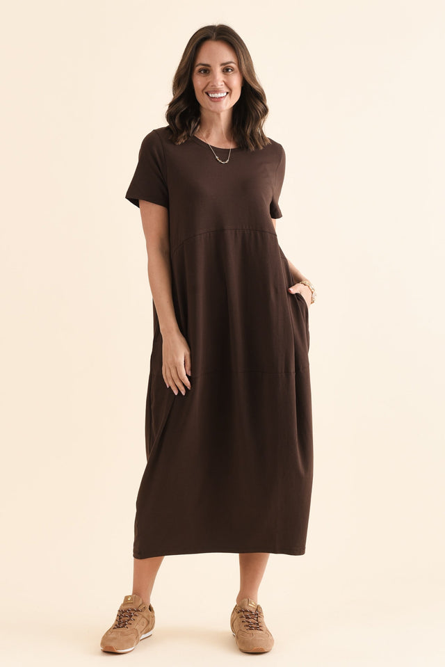 Diana Chocolate Cotton Pocket Dress,Full Body,Brunette model,alt text|model:MJ