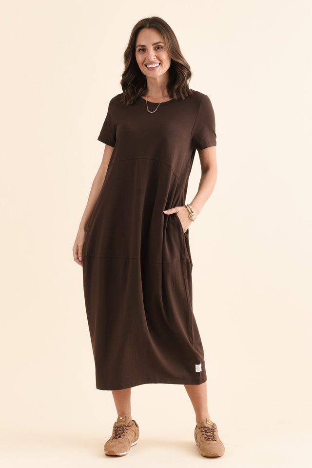Diana Chocolate Cotton Pocket Dress,Full Body,Brunette model,alt text|model:MJ image 6