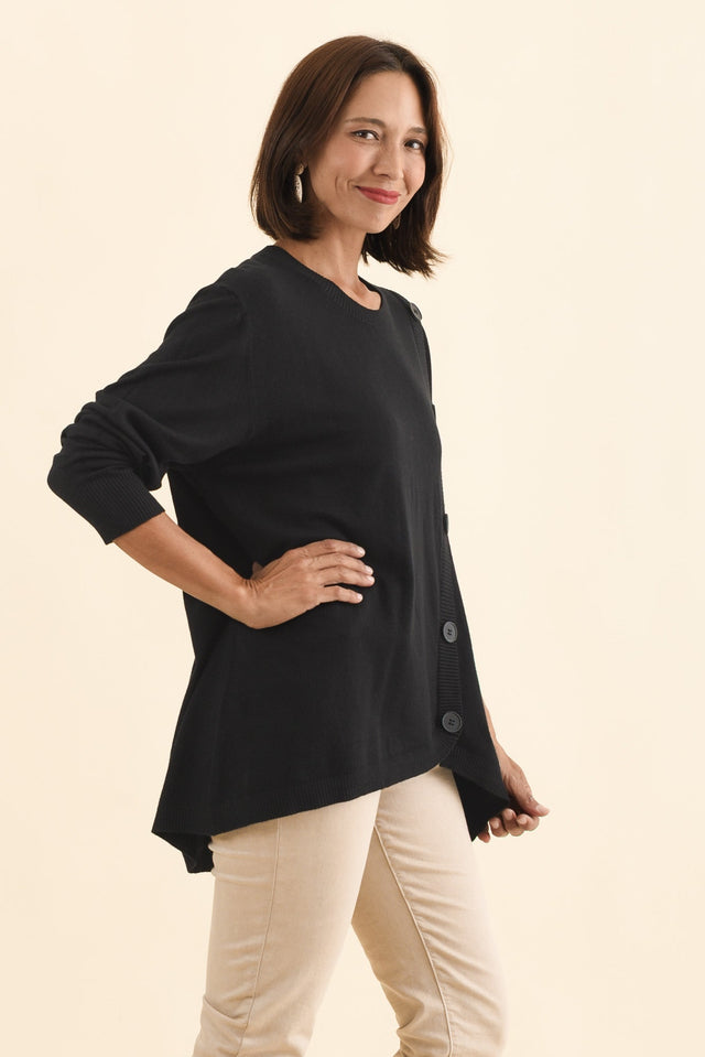 alt text|model:Cara image 3