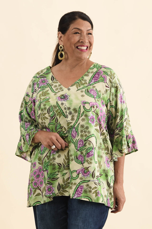 Diona Green Garden Frill Sleeve Top,Brunette model,alt text|model:Pilita image 8